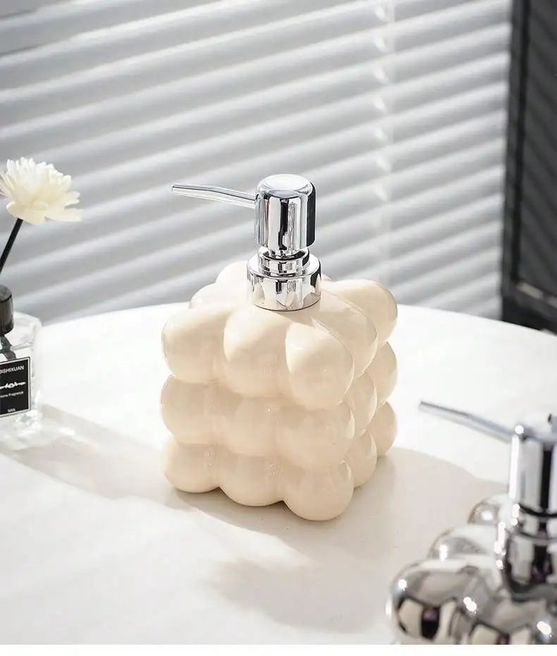 Distributeur savon vintage effet bulle couleur crème